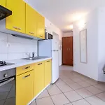 P1 Rubessa S Parkirnim Mjestom Apartamento Baška